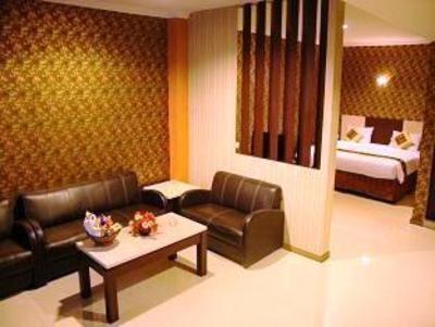 фото отеля New Hollywood Hotel