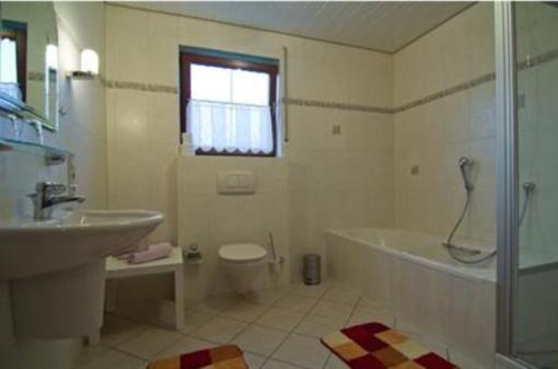 фото отеля Pension Roswitha Hotel Geisfeld