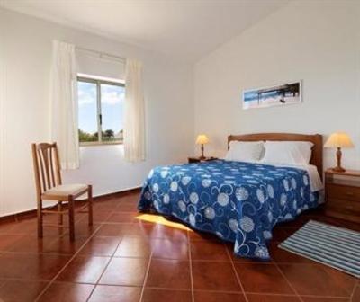 фото отеля Seaview Salema Apartments