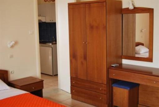 фото отеля Michalis Studios and Apartments