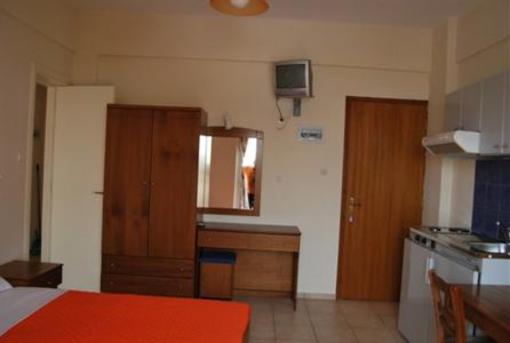 фото отеля Michalis Studios and Apartments