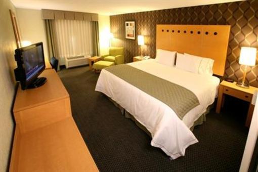 фото отеля Holiday Inn Express Hotel & Suites Monterrey Aeropuerto