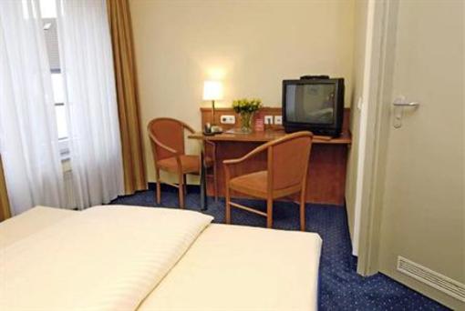 фото отеля Hotel Mirage Duisburg