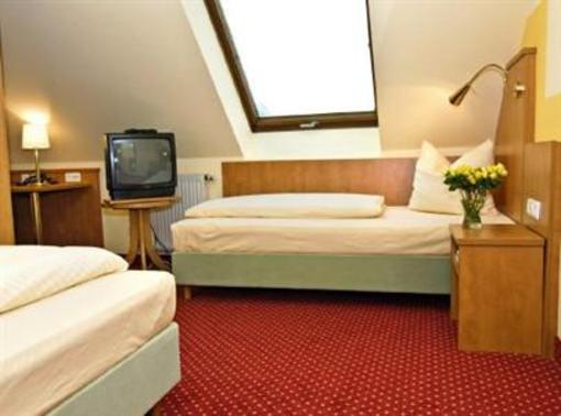 фото отеля Hotel Mirage Duisburg