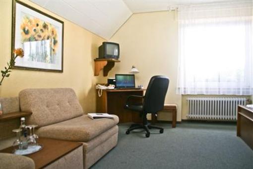 фото отеля Hotel Zur Brücke Harsewinkel