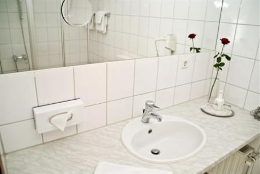 фото отеля Hotel Zur Brücke Harsewinkel