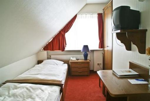 фото отеля Hotel Zur Brücke Harsewinkel