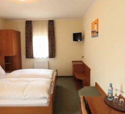 фото отеля Zur Eisenbahn Hotel Limburg an der Lahn