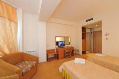 фото отеля Holiday Hotel Lazarevskoye
