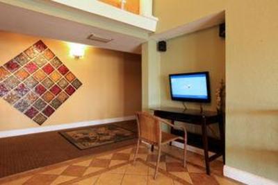 фото отеля Americas Best Value Inn Rockford Belvidere
