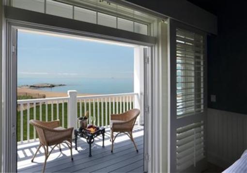 фото отеля Madison Beach Hotel