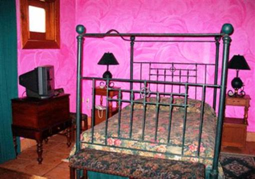 фото отеля Hostal Real Los Robles