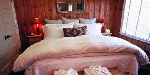 фото отеля Nick's Cove & Cottages