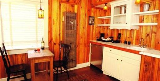 фото отеля Nick's Cove & Cottages