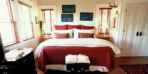 фото отеля Nick's Cove & Cottages
