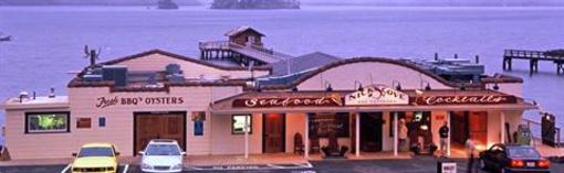 фото отеля Nick's Cove & Cottages