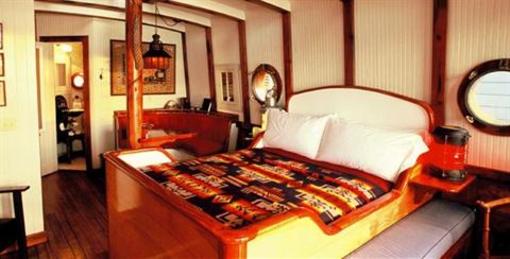 фото отеля Nick's Cove & Cottages