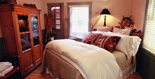 фото отеля Nick's Cove & Cottages