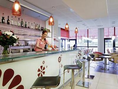 фото отеля Ibis Guingamp Hotel Ploumagoar