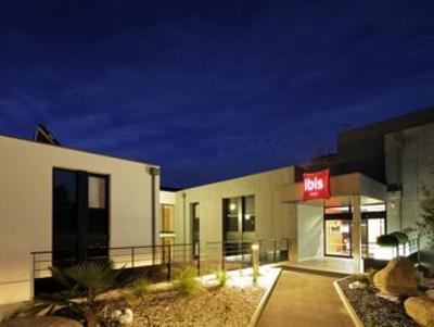 фото отеля Ibis Guingamp Hotel Ploumagoar