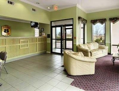 фото отеля Super 8 Madison/Ridgeland