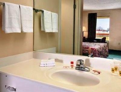 фото отеля Super 8 Madison/Ridgeland