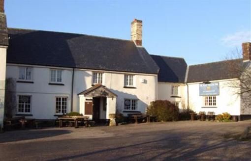 фото отеля The Half Moon Inn Beaworthy