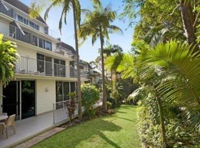 фото отеля Palm Court Apartments Noosa