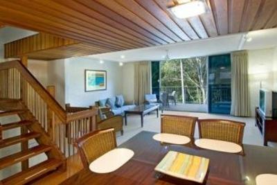 фото отеля Palm Court Apartments Noosa