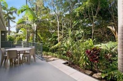 фото отеля Palm Court Apartments Noosa