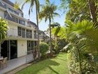 фото отеля Palm Court Apartments Noosa