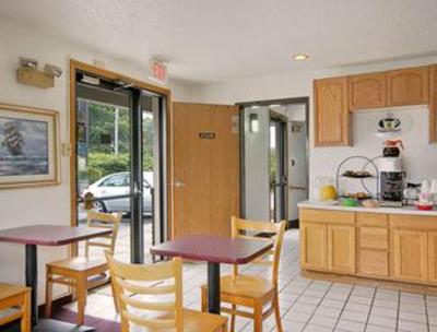 фото отеля Super 8 Lansing