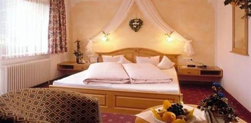 фото отеля Hotel Garni Ferienhof Mayrhofen