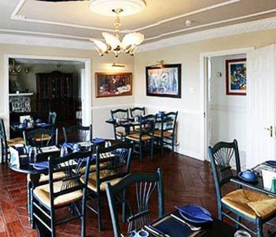 фото отеля The White House Bed & Breakfast Galway