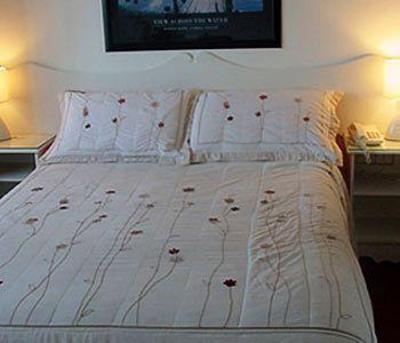 фото отеля The White House Bed & Breakfast Galway