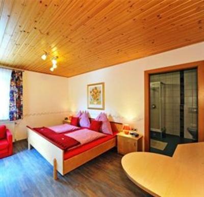 фото отеля Familienpension Linder Seeboden