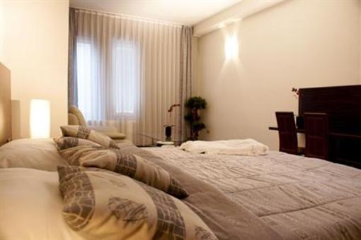 фото отеля Hotel Evis