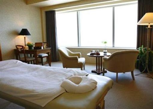 фото отеля Yokohama Royal Park Hotel