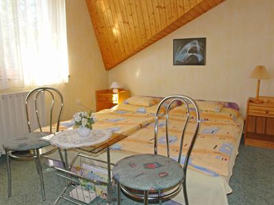 фото отеля Harmonia Apartman