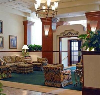 фото отеля Magnuson Grand Hotel
