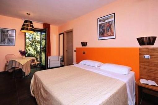 фото отеля Solaria Resort Massa Lubrense