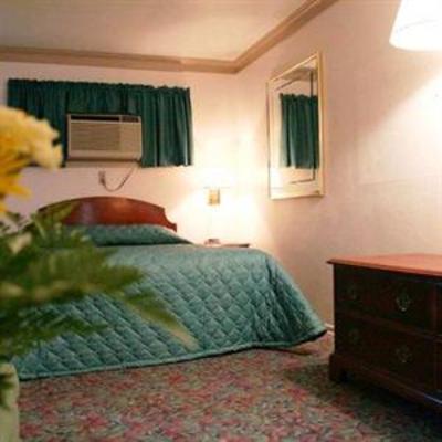 фото отеля University Inn Cedar Falls
