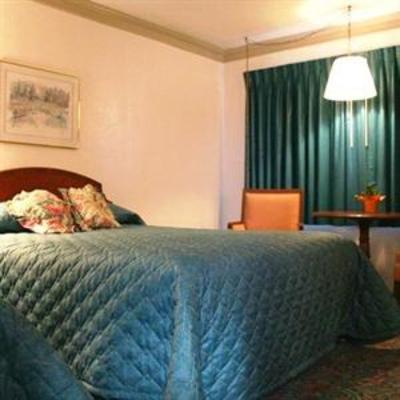 фото отеля University Inn Cedar Falls