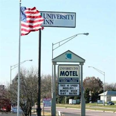фото отеля University Inn Cedar Falls