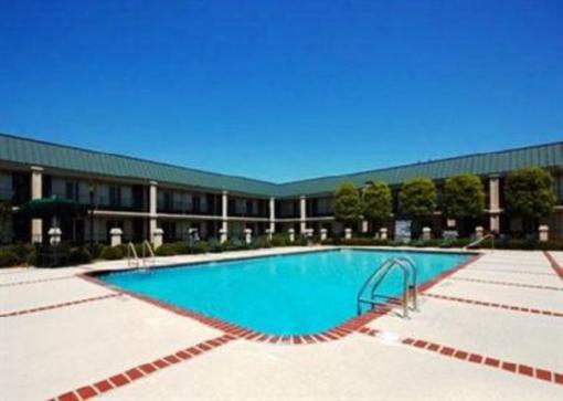 фото отеля Quality Inn Richmond Hill