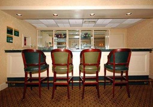 фото отеля Quality Inn Richmond Hill