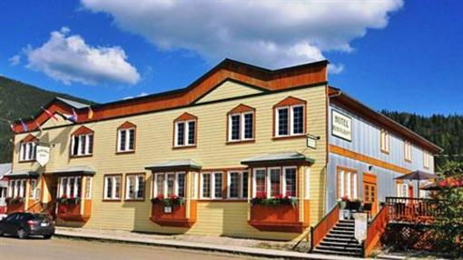 фото отеля Aurora Inn Dawson City