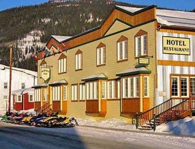 фото отеля Aurora Inn Dawson City