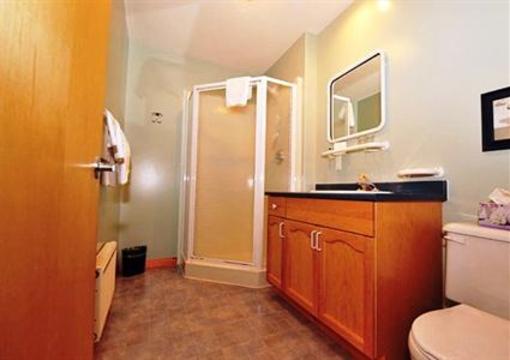 фото отеля Aurora Inn Dawson City