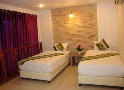 фото отеля Plumeria Hidaway Resort
